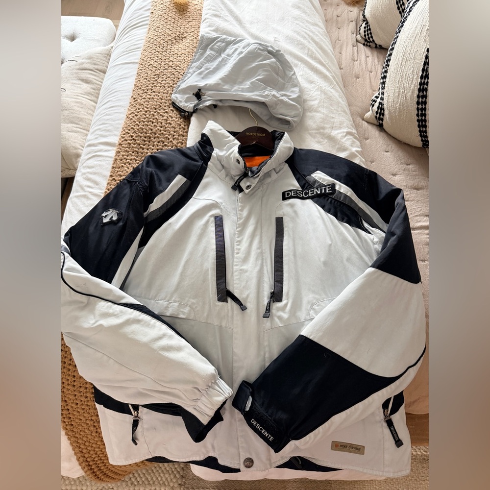 Ski jacket descente